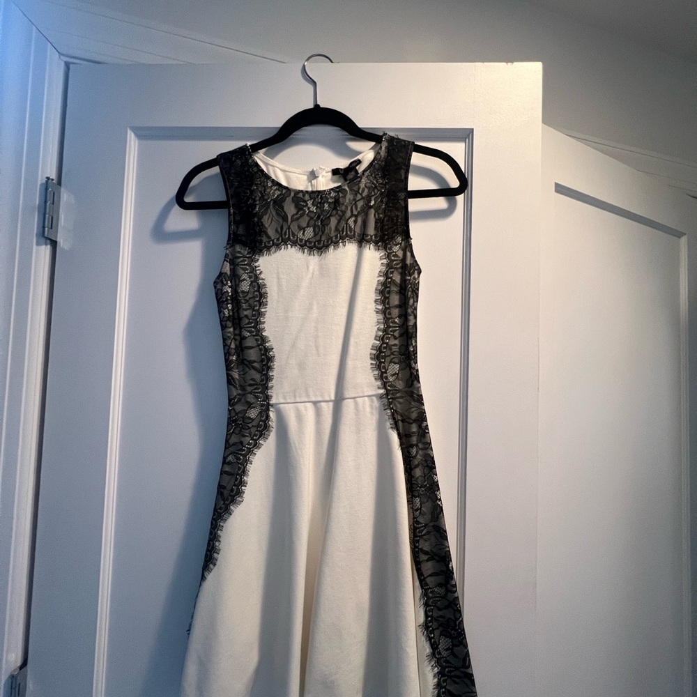 Aqua Black and White Sleeveless Lace Dress